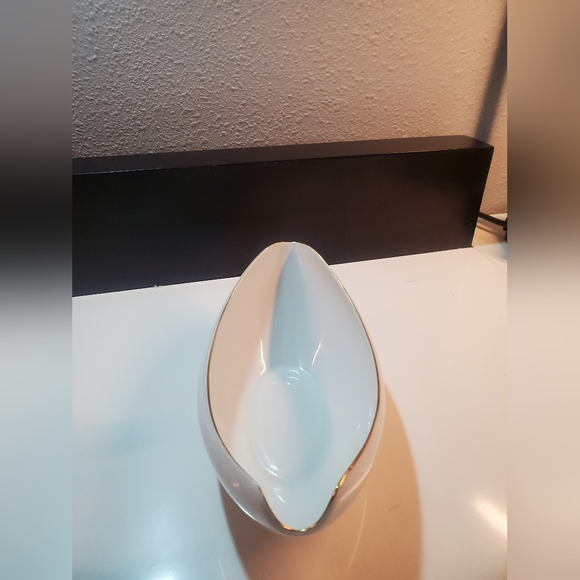 Fine China Royal Court , Carnation, Japan, Cream and Gravy Boat set, Vintage - Picture 7 of 12